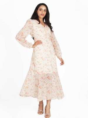 שמלה אלגנטית מבד שיפון פרחוני בצבע אפרסק