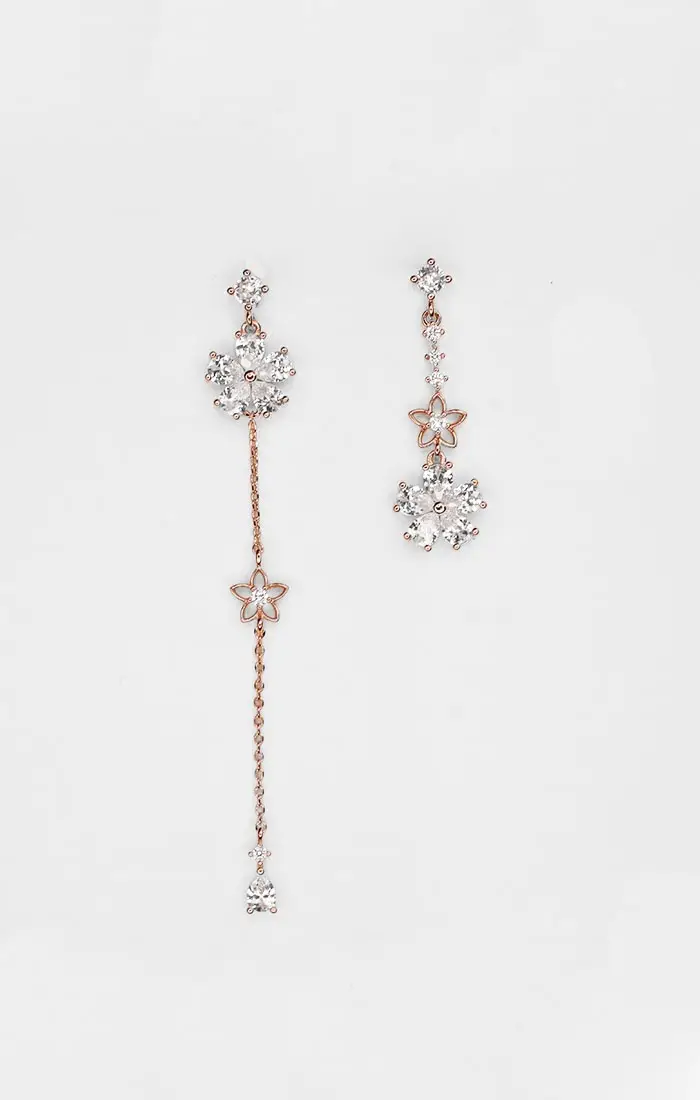 עגילי ברקת אבסטרקטים משובץ באבני סברובסקי לבנות ובסיס העגיל ברונזה