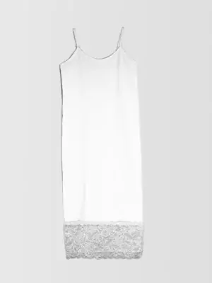 שמלת תחתית לבנה עם תוספת תחרה